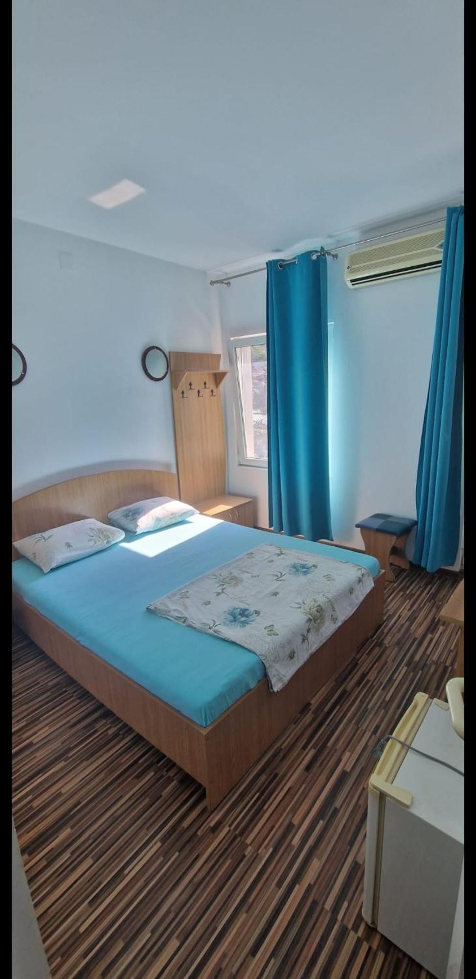 Vila Cozia Hotel เอโฟริเอนอร์ด ภายนอก รูปภาพ